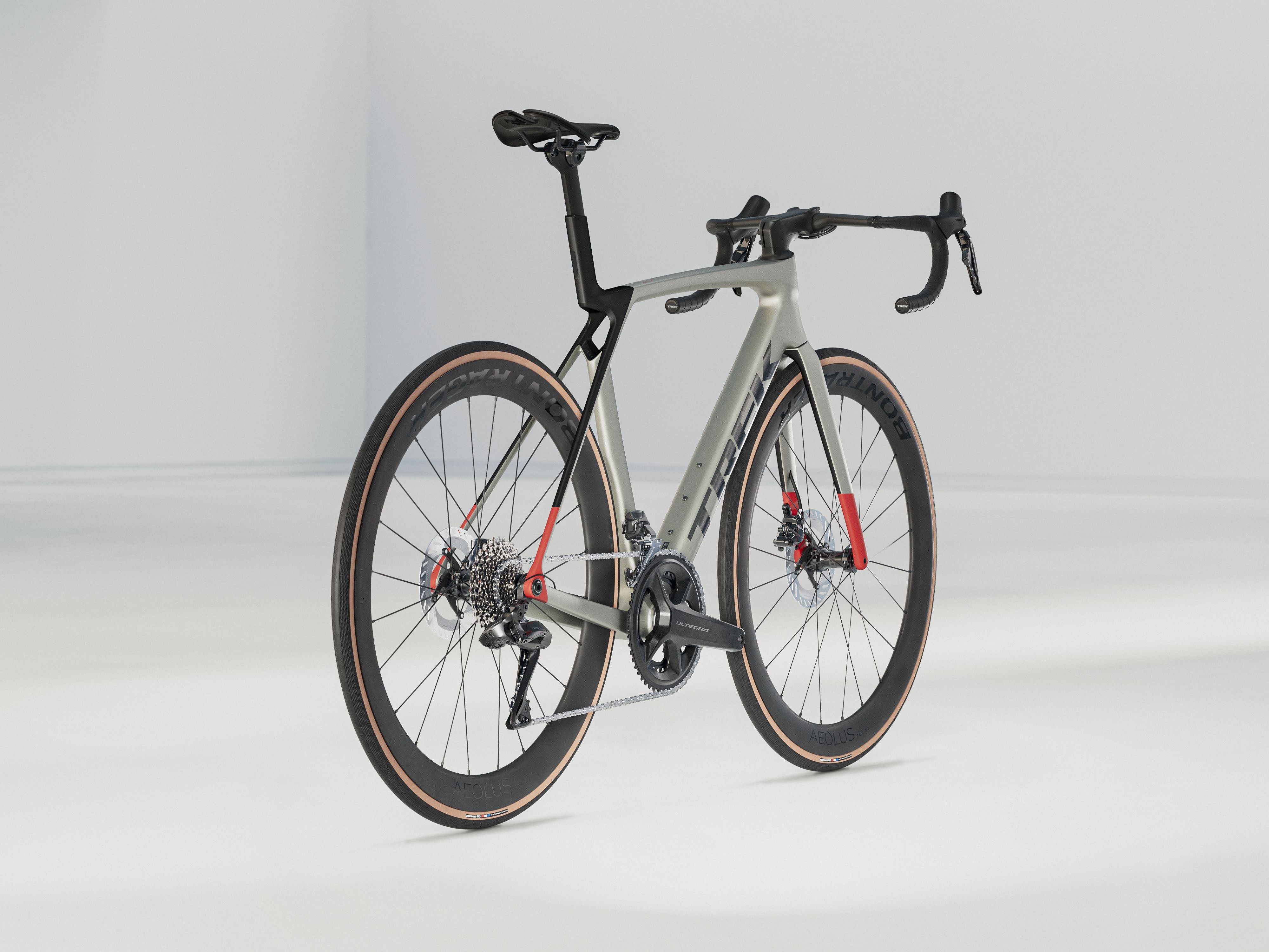 Madone SL 7 Gen 8 - Matte Lunar Silver