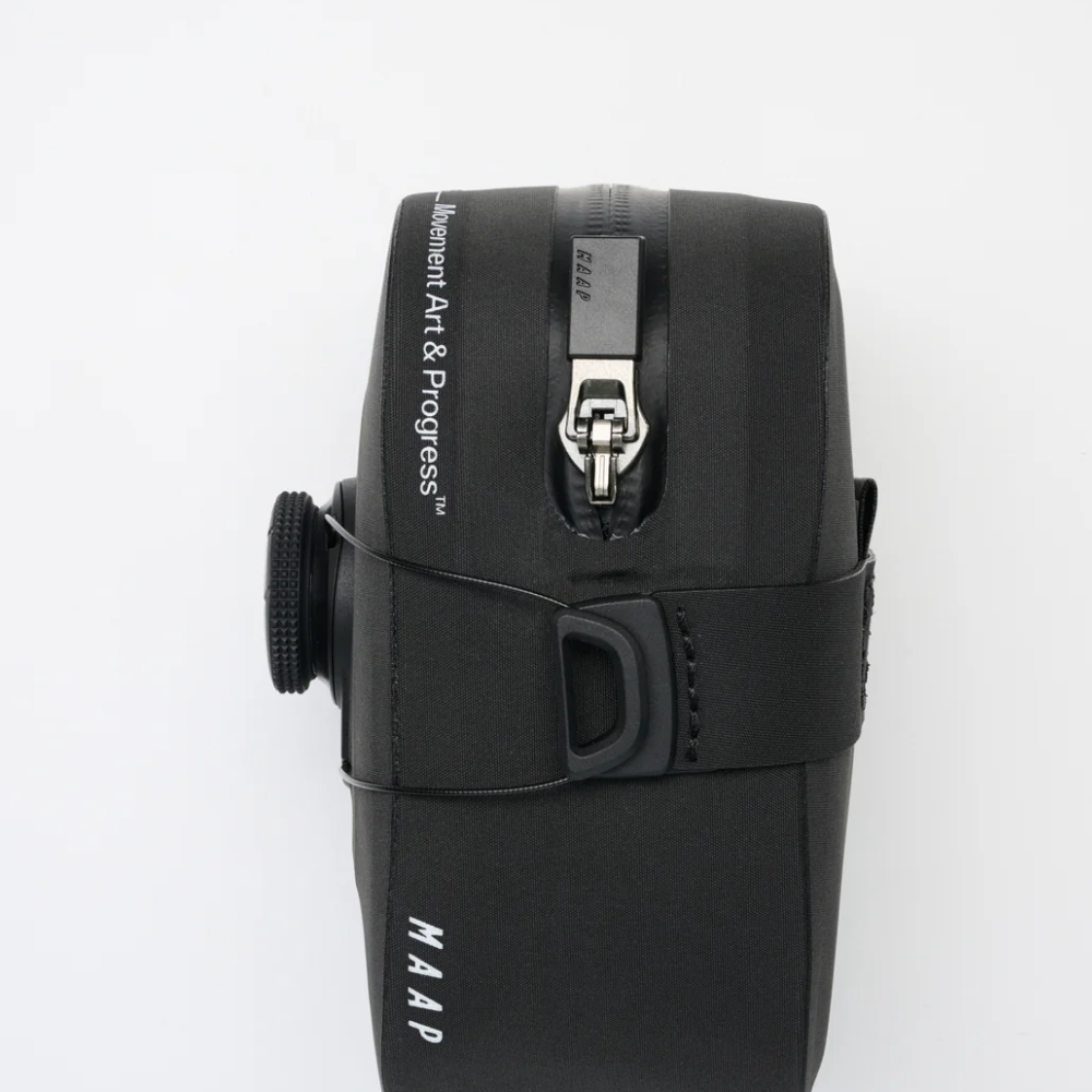 
                  
                    MAAP Shield Sadeltaske - Large
                  
                