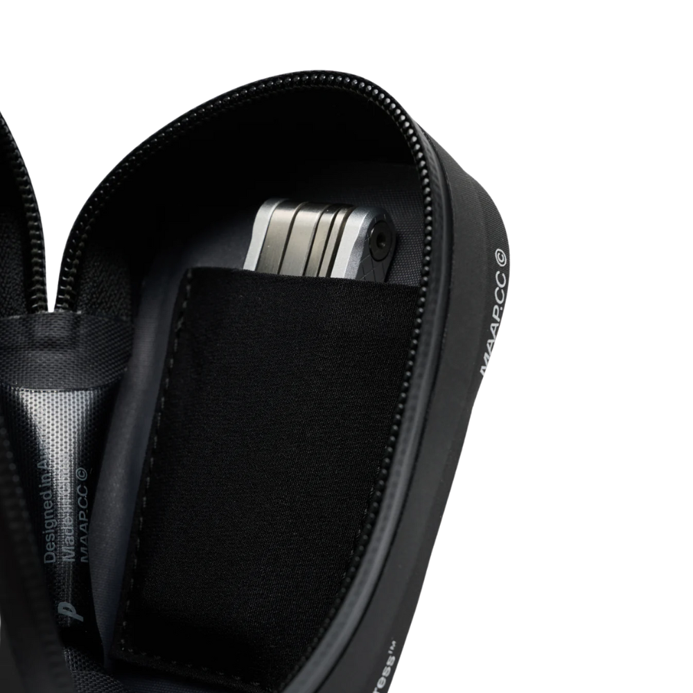 
                  
                    MAAP Shield Sadeltaske - Large
                  
                