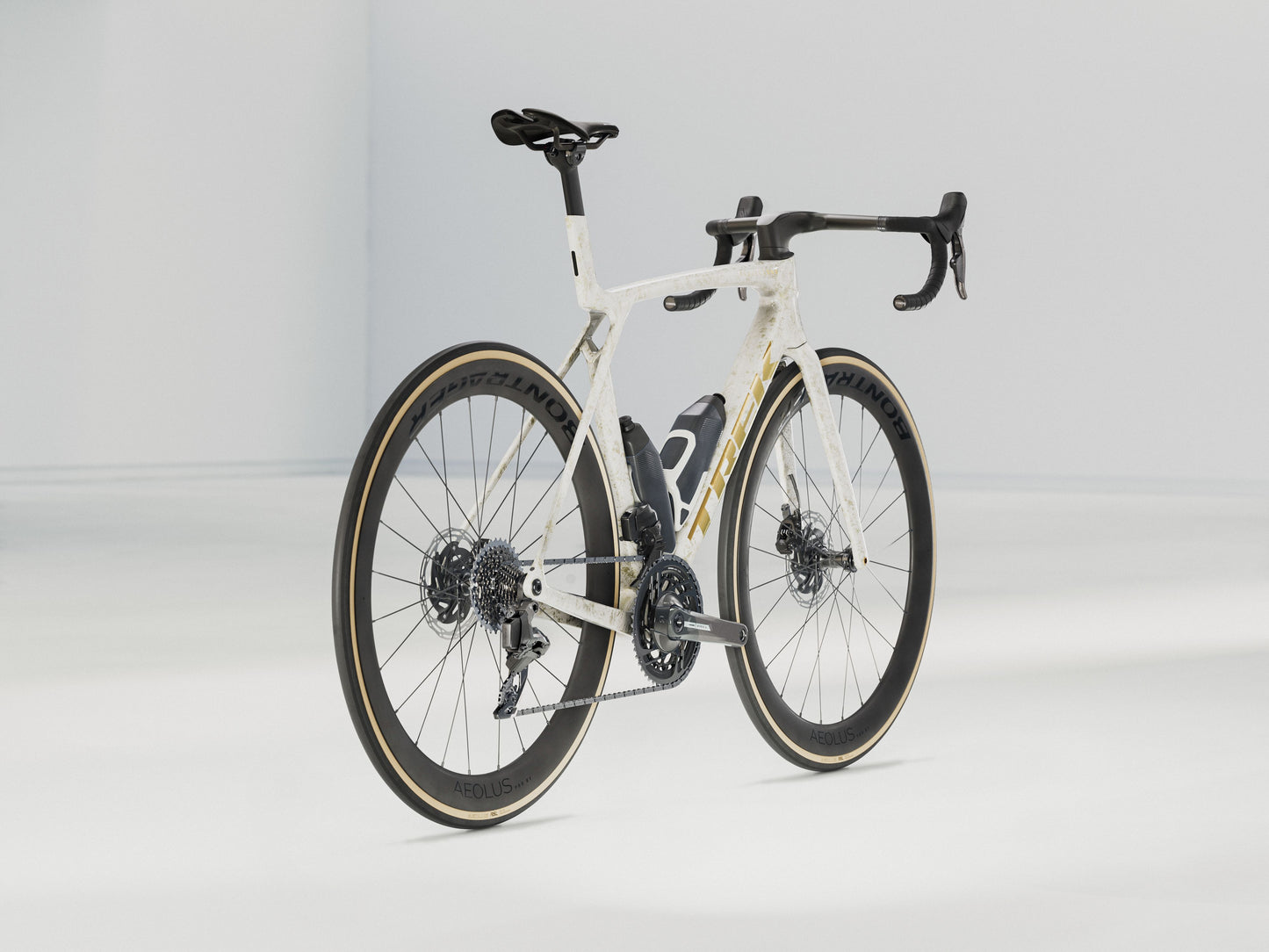 
                  
                    Madone SLR 7 AXS Gen 8 - Era White
                  
                