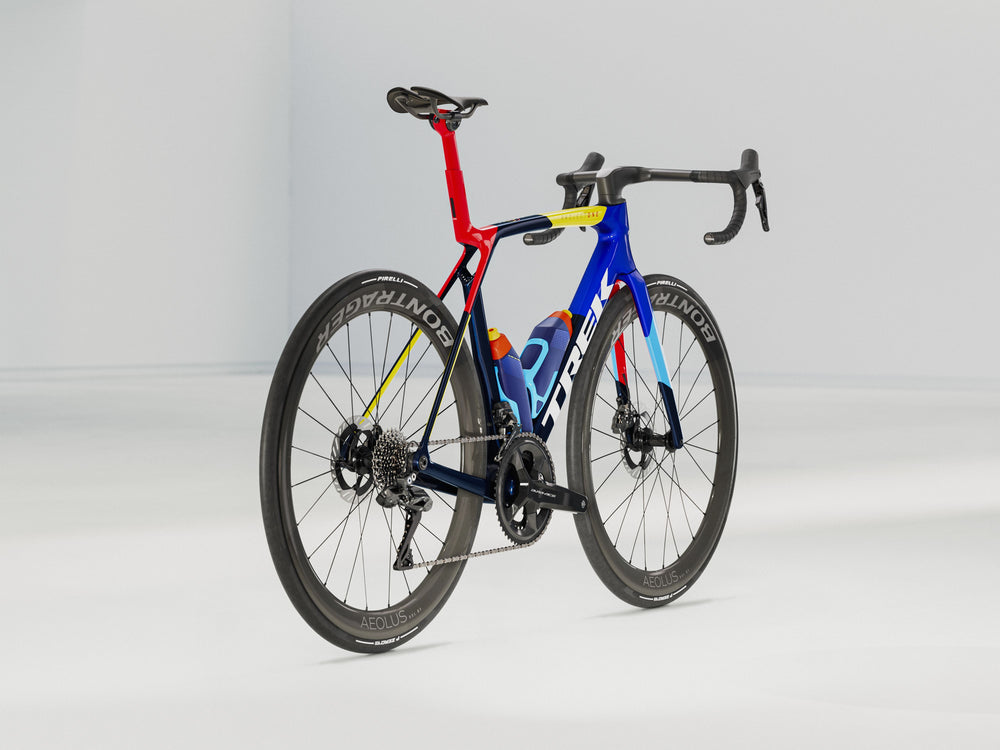 
                  
                    Madone SLR 9 Gen 8 - Navy Smoke
                  
                