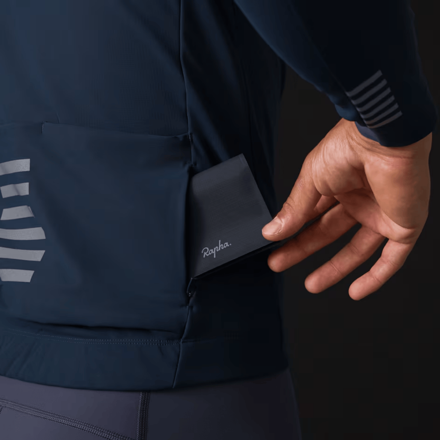 
                  
                    Rapha Men's Pro Team Shadow vinterjakke - Navy
                  
                