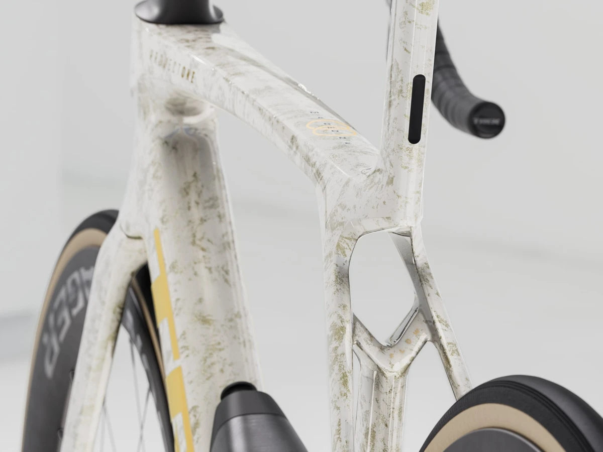 Trek Madone SLR 7 Gen 8 Era White