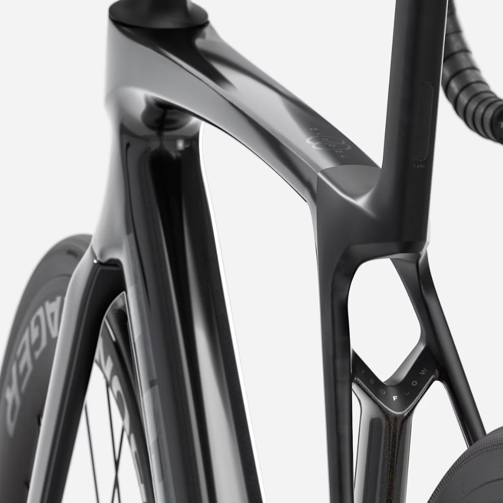 Madone SL 6 Gen 8 - Gloss Dark Star/Matte Deep Smoke 2026