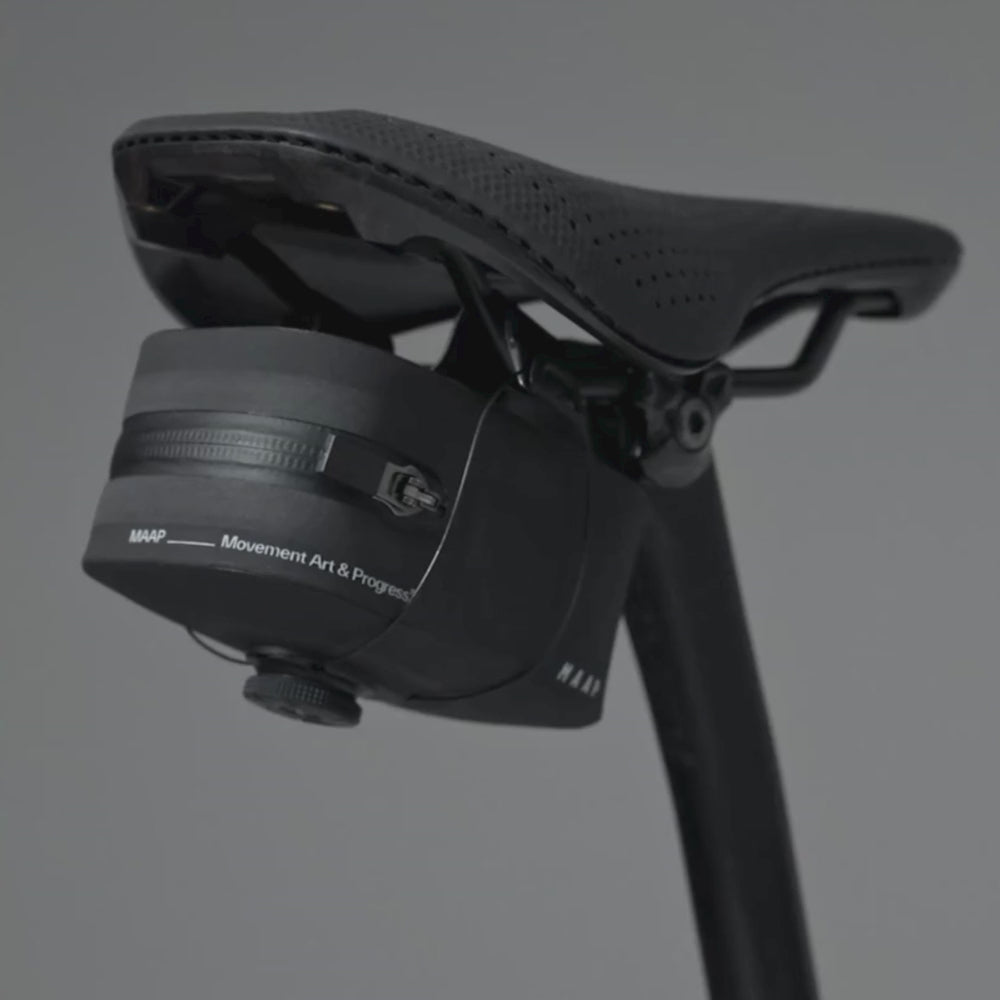 
                  
                    Indlæs og afspil video i gallerivisning, MAAP Shield Sadeltaske - Large
                  
                